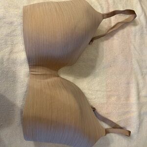 Victoria’s Secret No-Wire Seamless Nude T-Shirt Bra - Smooth Contour